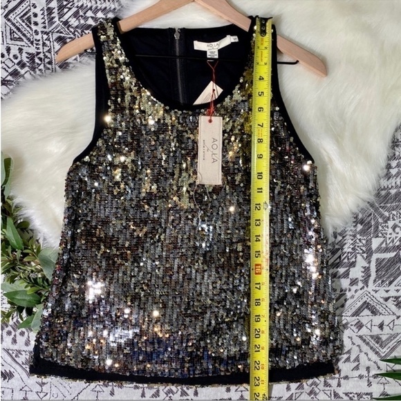 NWT! Alice + Olivia AO LA sleeveless
sequins blouse - Picture 8 of 16